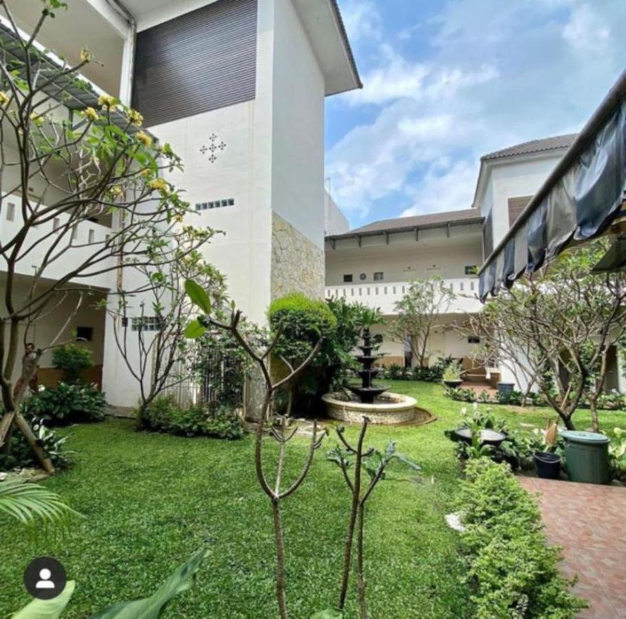 Hotel Roemah Moesi à Medan Extérieur photo