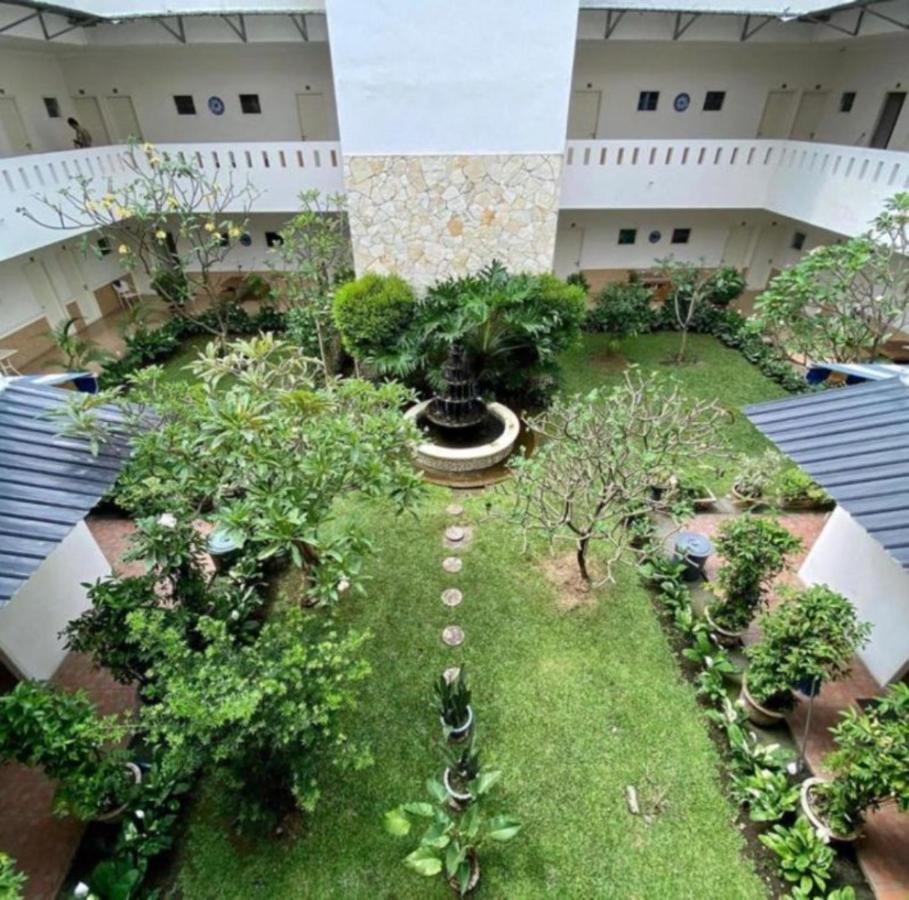 Hotel Roemah Moesi à Medan Extérieur photo