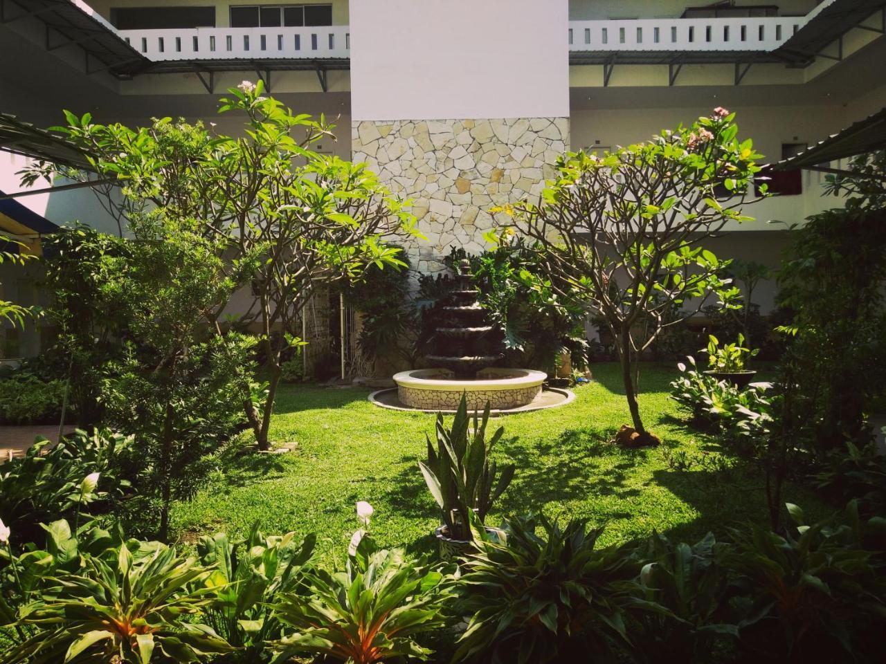 Hotel Roemah Moesi à Medan Extérieur photo