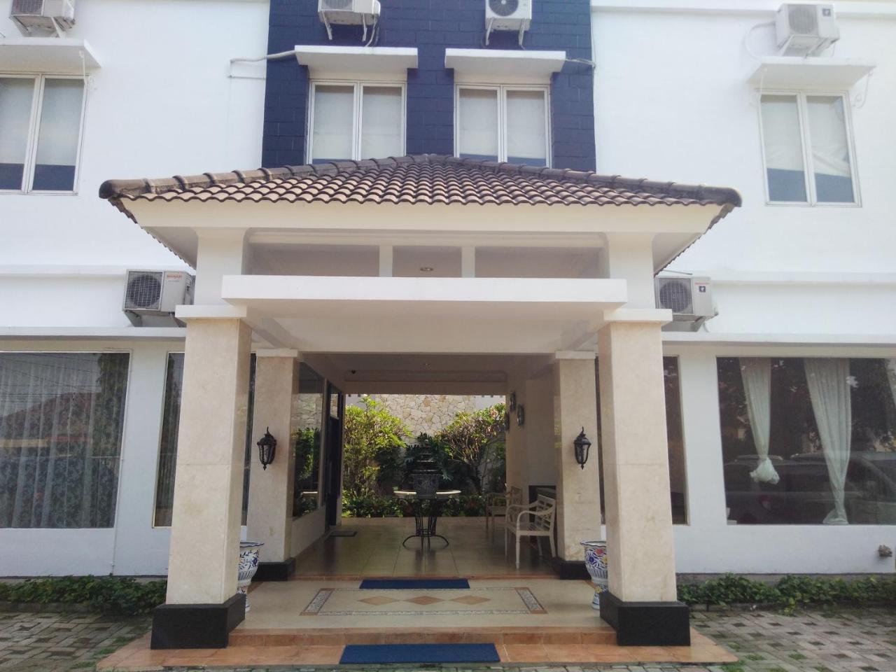 Hotel Roemah Moesi à Medan Extérieur photo
